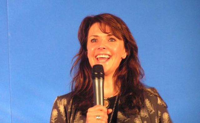 AT5 - Amanda Tapping says good bye!