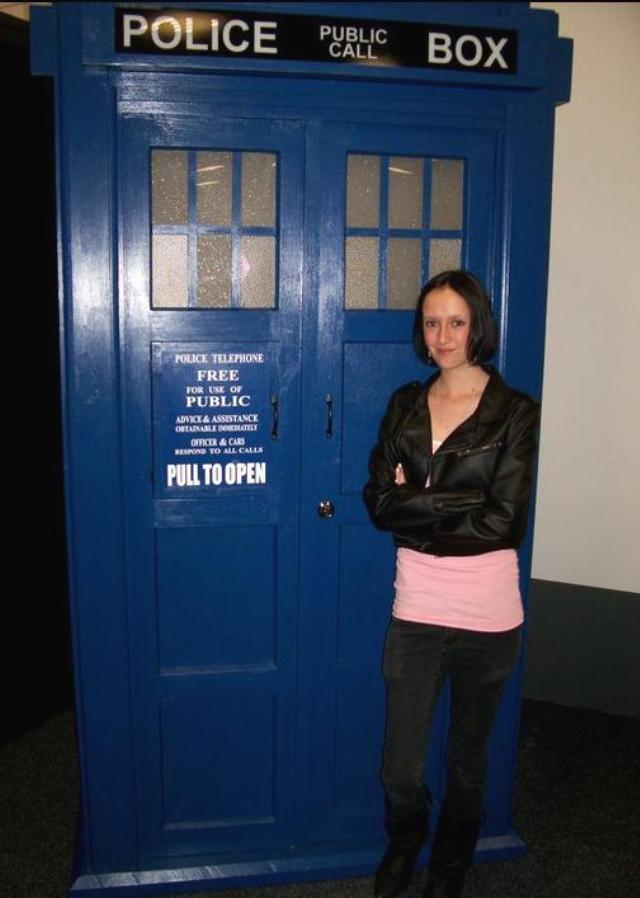 2011 - Armageddon Expo Auckland - Andy at the Tardis2