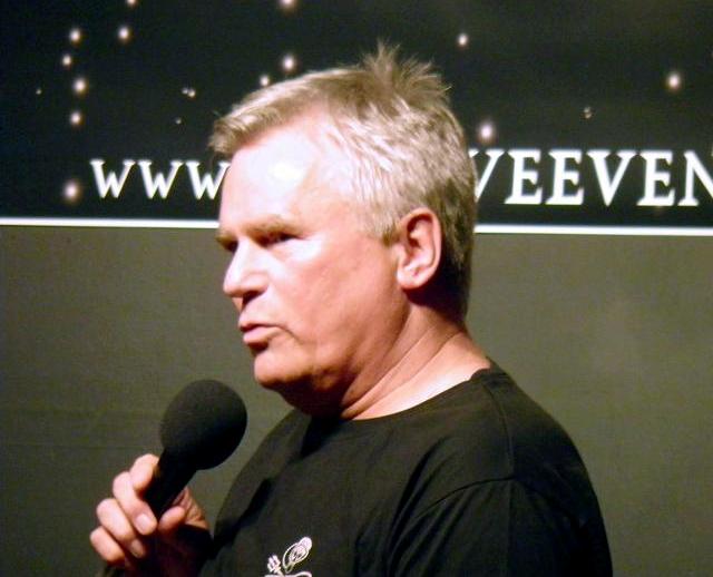 Chevron 7.6 - Richard Dean Anderson Saturday