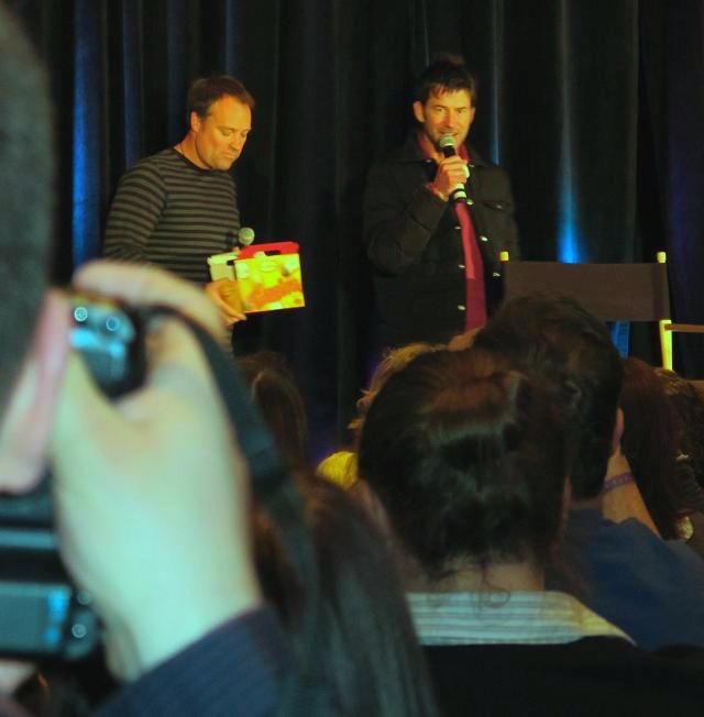 Stargate Vancouver 2011 - David Hewlett and Joe Flanigan