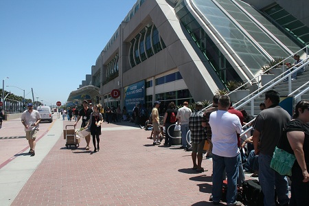 Comic-Con 2011- Line for entry passes at SDCC Wednesday