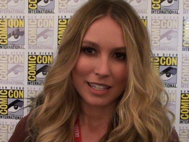 Comic-Con 2011 - Sarah Sanguin Carter - Falling Skies Press