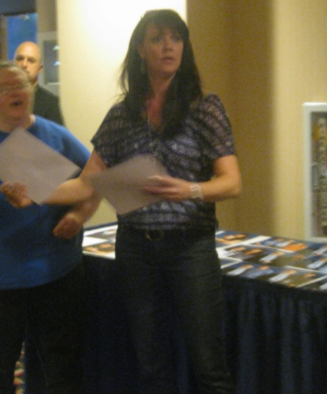 DragonCon 2011 - Amanda Tapping at autograph picture area