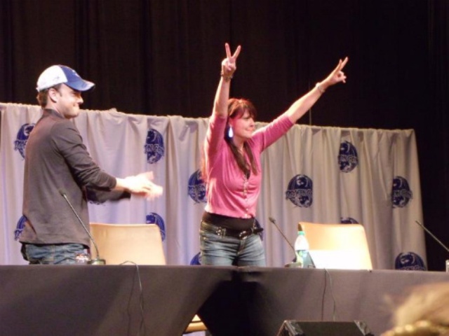 DragonCon 2011 - Robin and Amanda at Sanctuary panel!