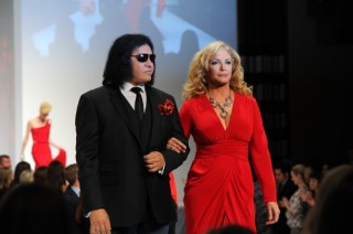 The Heart Truth - Shannon Tweed introduced by Gene Simmons