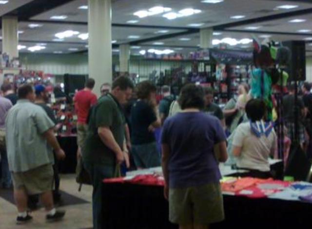 BotCon 2012 - Lining up at largest Transformers toy store!