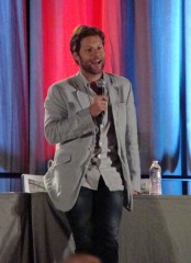 Phoenix Comicon 2012 - Jamie Bamber of BSG