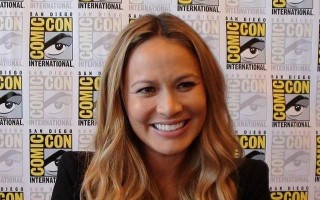 SDCC 2012 Falling Skies Press - Moon Bloodgood