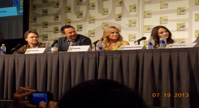 Defiance SDCC-2013-Cast & producer