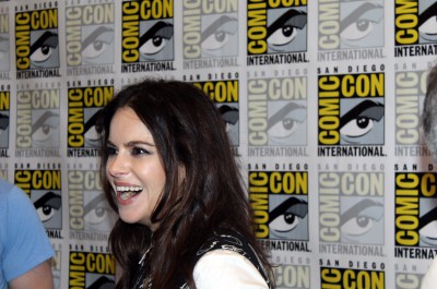 Emily Hampshire-12 Monkeys-SDCC 2015