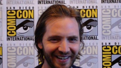 SDCC 2015 Aaron Stanford in Syfy 12 Monkeys Press Room