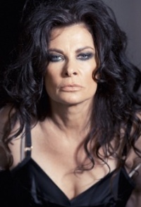 Click to visit and follow Jane Badler on Twitter!