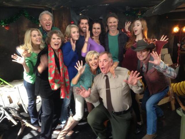 Cedar Cove S1x13 - Christmas cast scene 